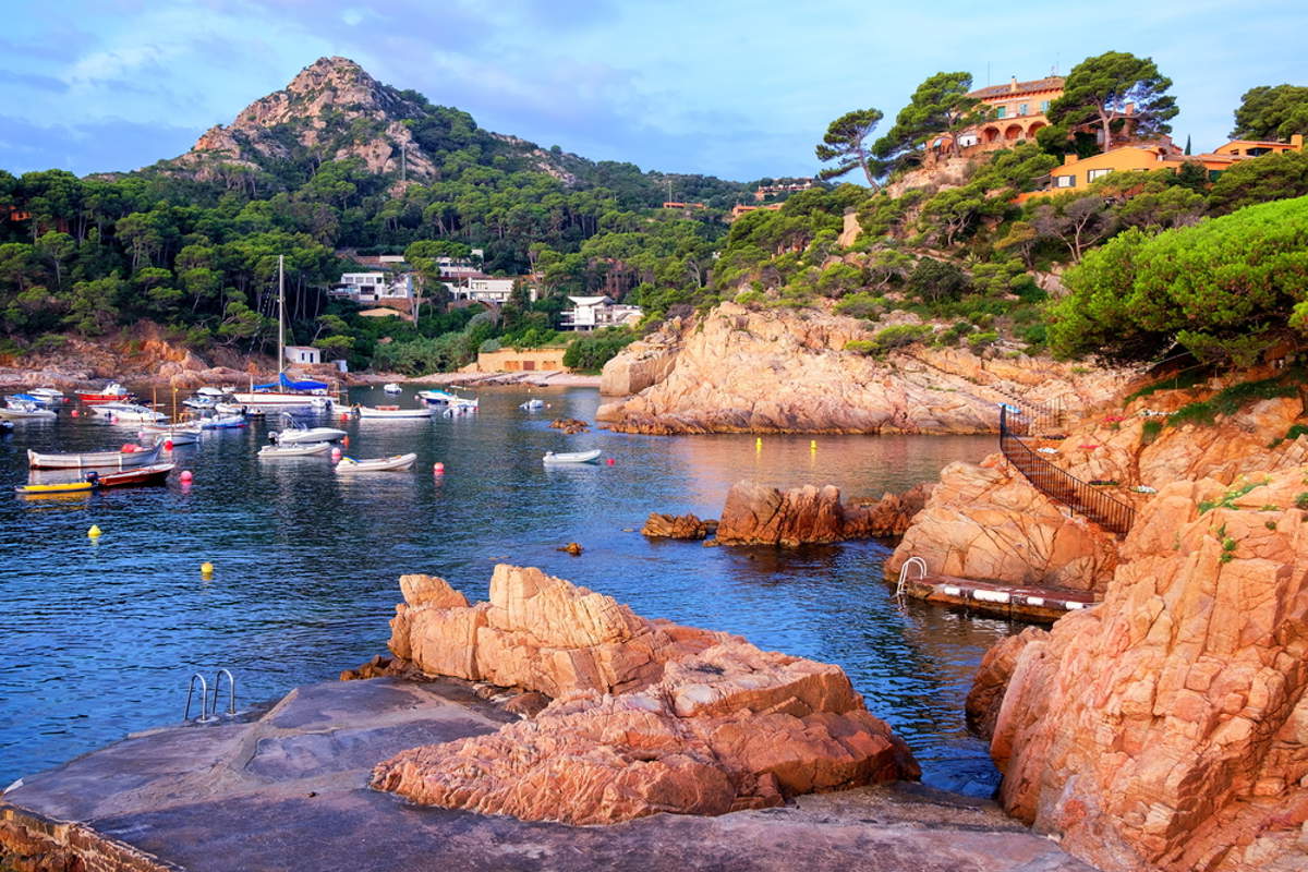 Propriété de luxe au sommet d'une colline à Begur avec vue panoramique sur la mer