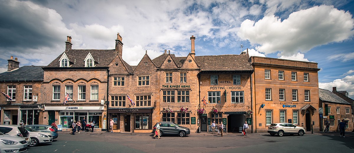 Place du marché historique et architecture médiévale de Stow-on-the-Wold